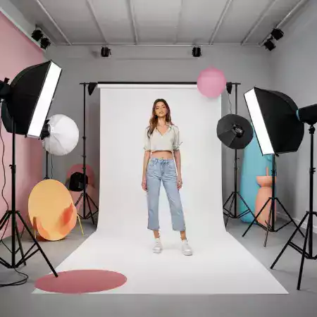 Silver loyalty program with discounts, free retouching, and equipment access
